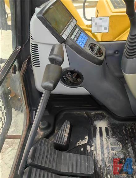 بیل مکانیکی کوماتسو ۴۰۰ مدل ۲۰۱۶